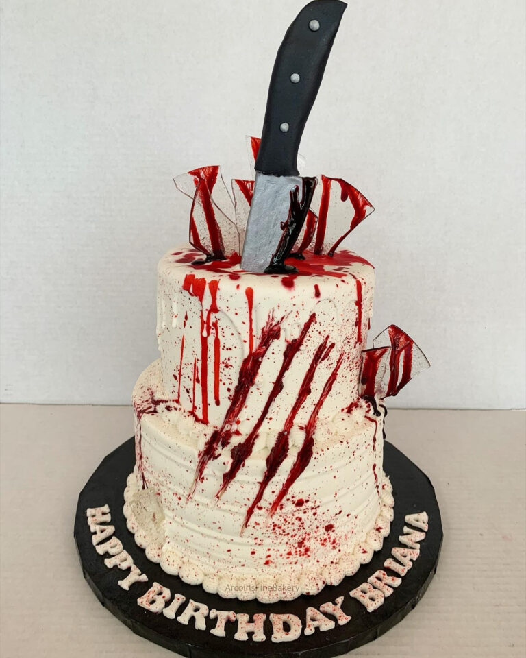 Birthday cake by Arcoiris Fine Bakery