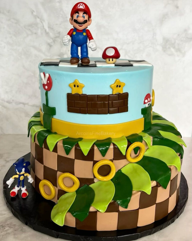 Birthday cake by Arcoiris Fine Bakery