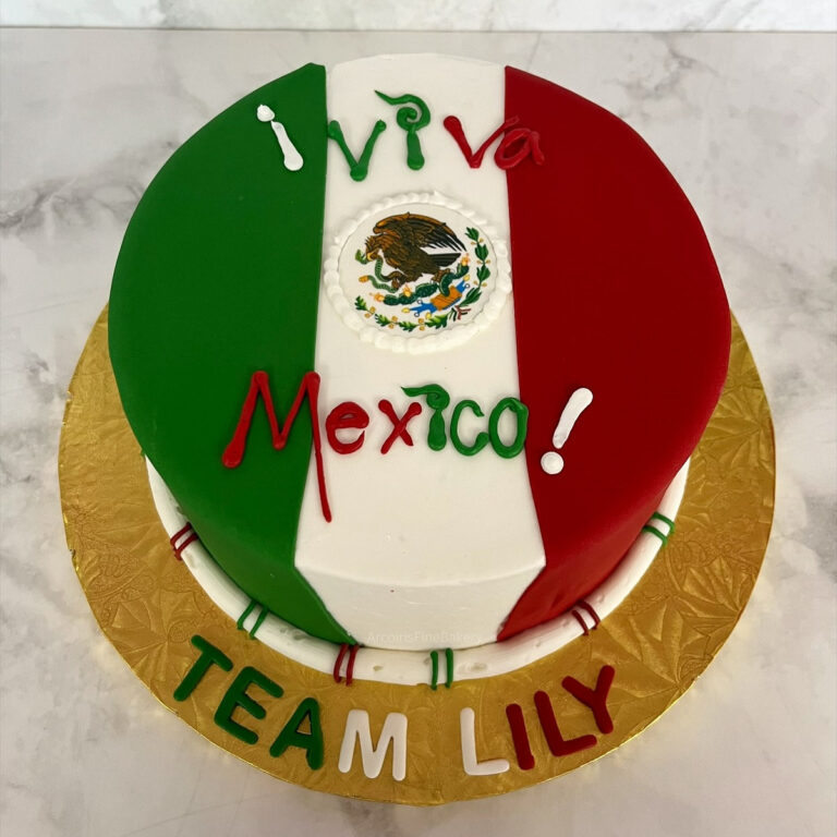 Birthday cake by Arcoiris Fine Bakery
