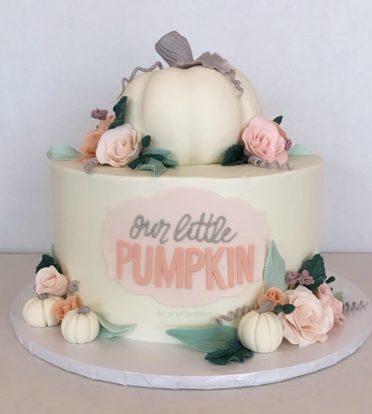 Birthday cake by Arcoiris Fine Bakery