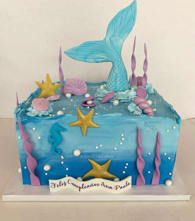 Birthday cake by Arcoiris Fine Bakery