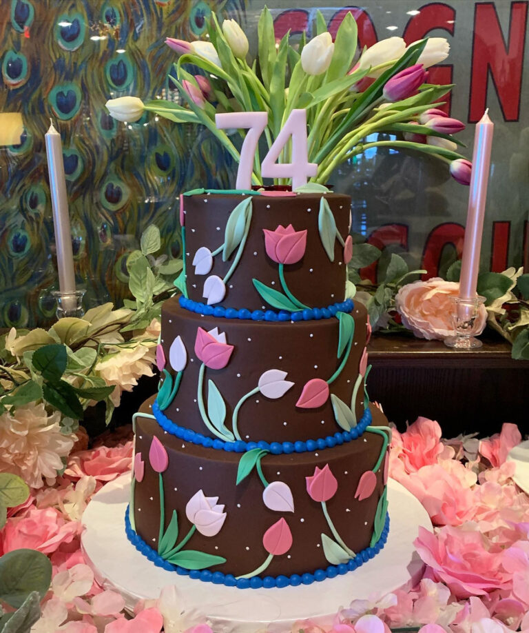 Birthday cake by Arcoiris Fine Bakery