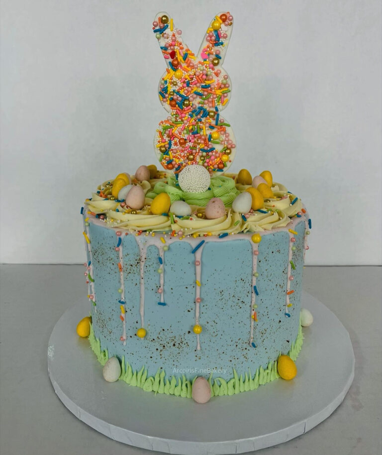 Birthday cake by Arcoiris Fine Bakery