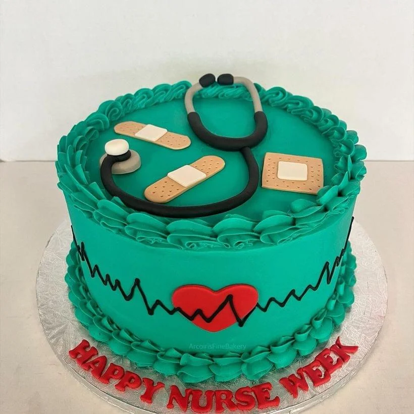 Birthday cake by Arcoiris Fine Bakery