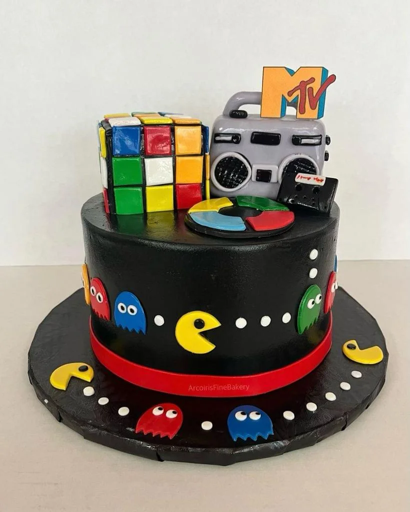 Birthday cake by Arcoiris Fine Bakery