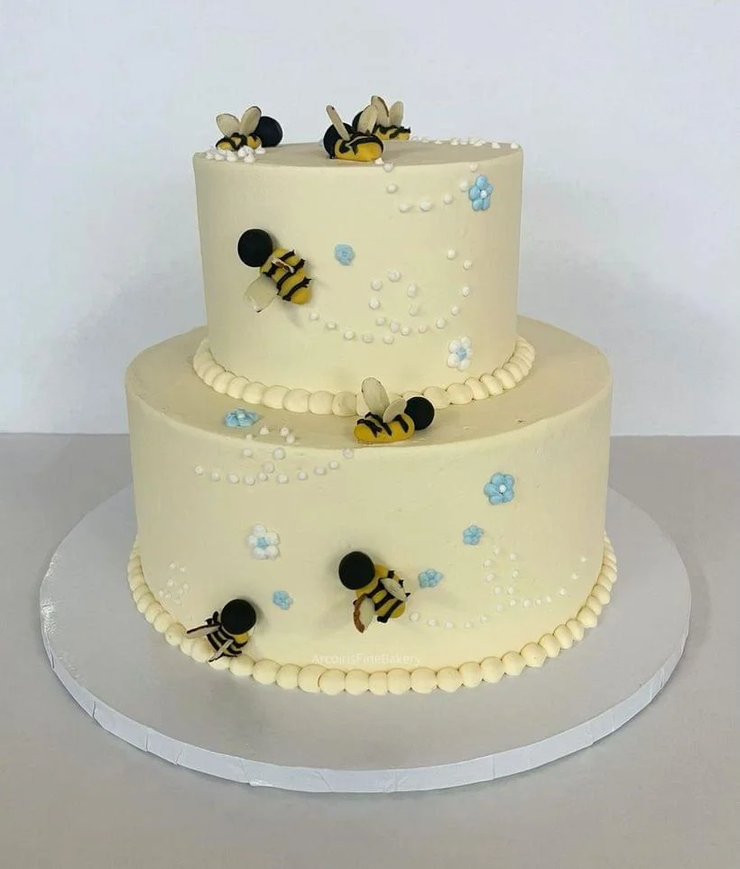 Birthday cake by Arcoiris Fine Bakery