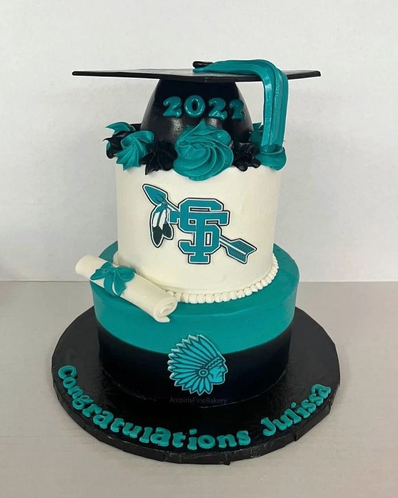 Graduation cake by Arcoiris Fine Bakery