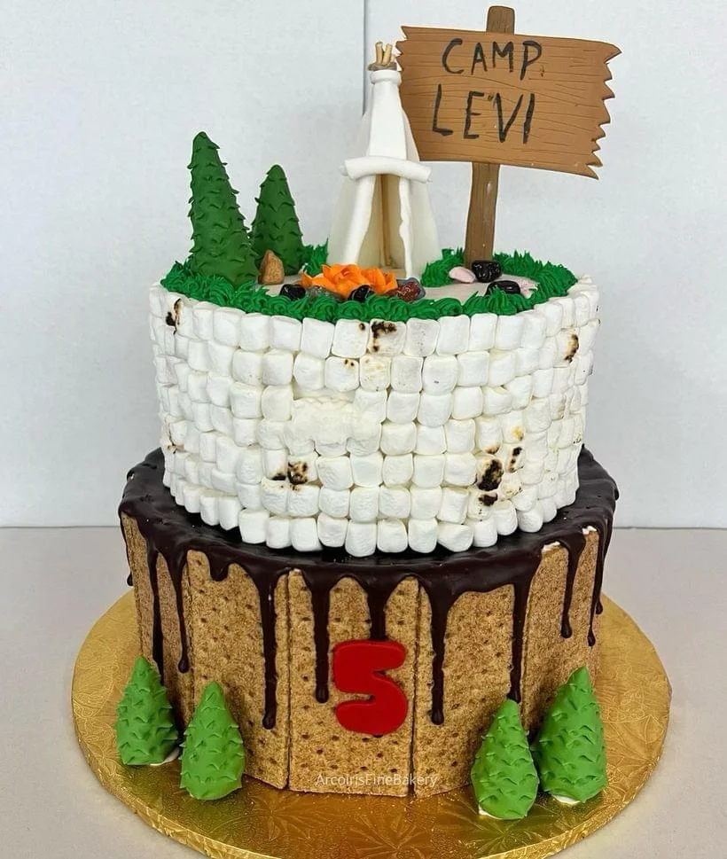 Birthday cake by Arcoiris Fine Bakery
