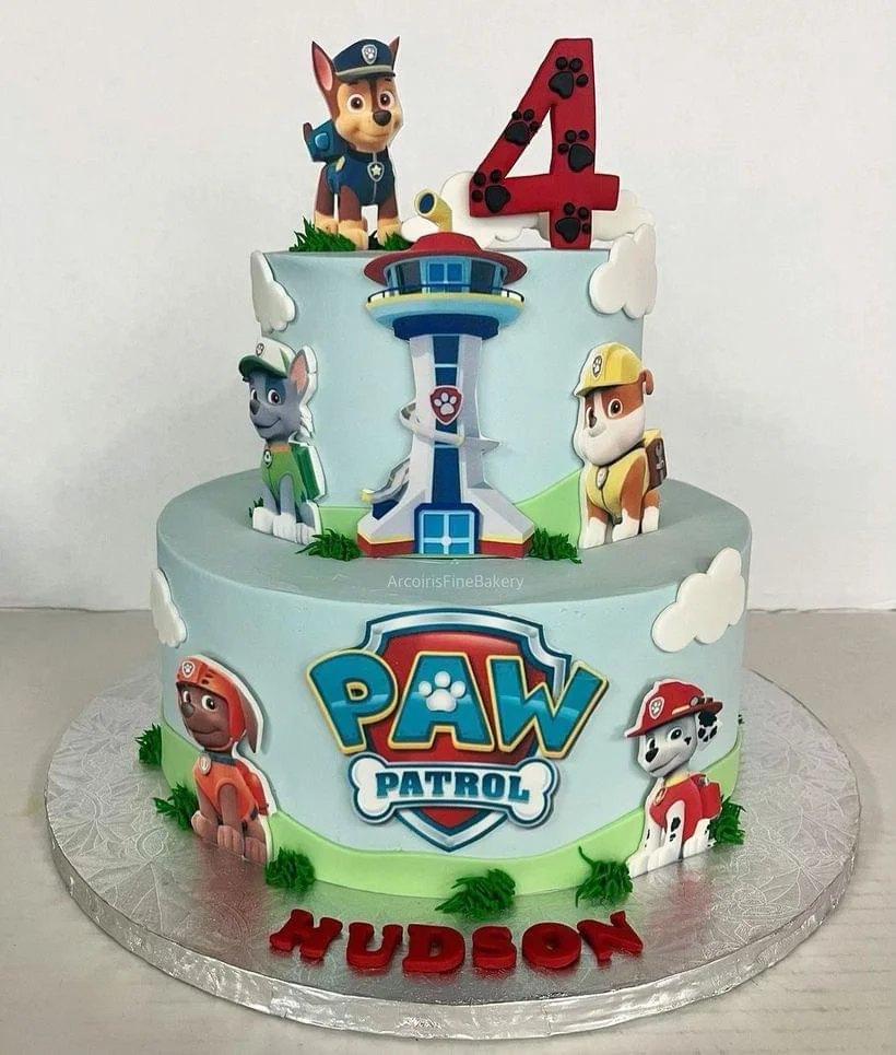 Birthday cake by Arcoiris Fine Bakery