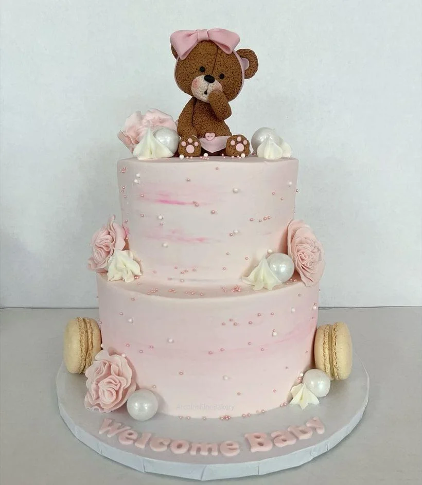 Birthday cake by Arcoiris Fine Bakery