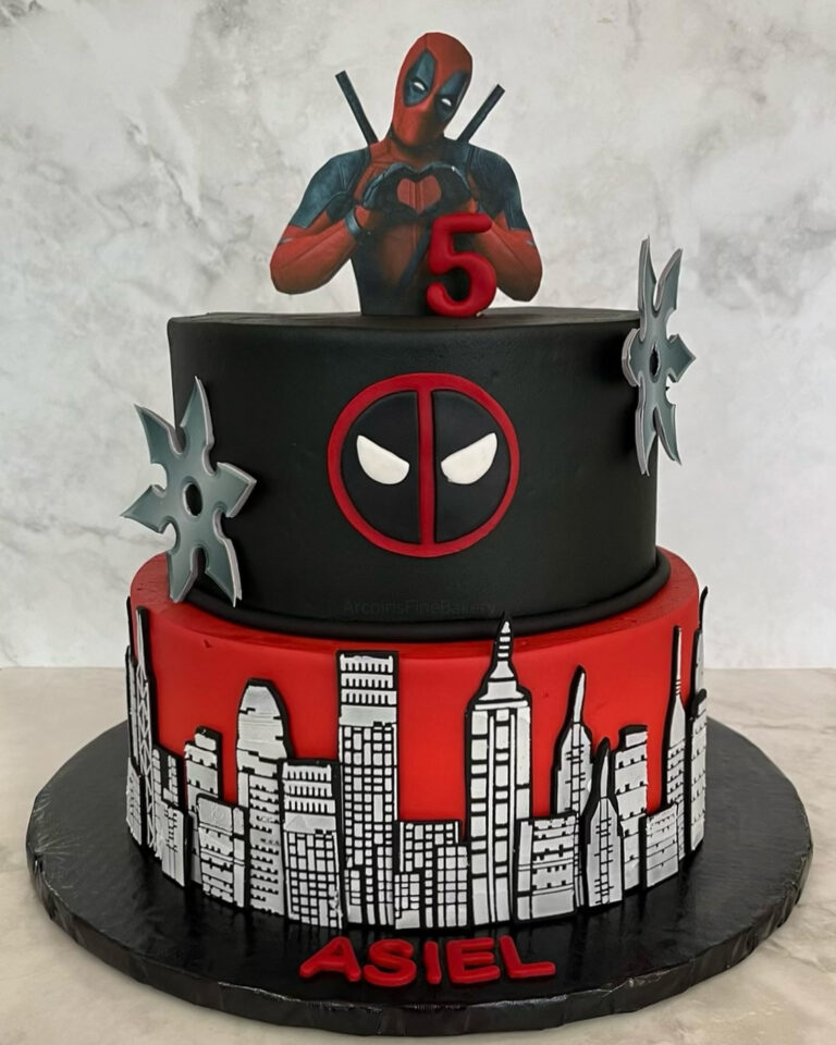 Birthday cake by Arcoiris Fine Bakery