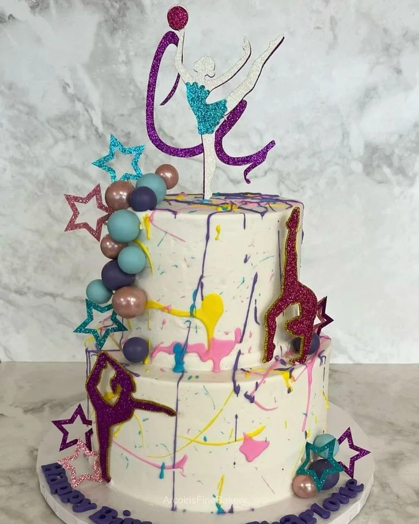 Birthday cake by Arcoiris Fine Bakery
