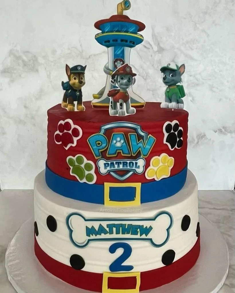 Birthday cake by Arcoiris Fine Bakery