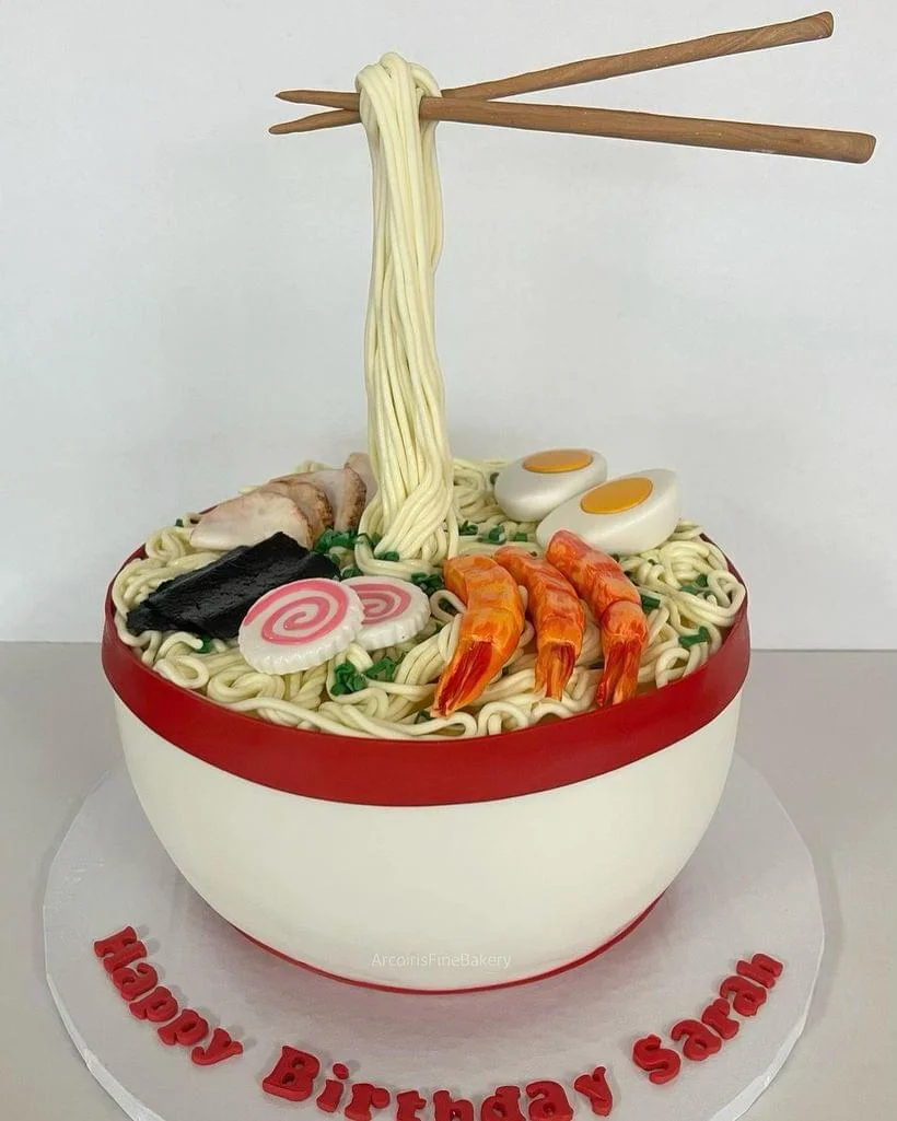 Birthday cake by Arcoiris Fine Bakery