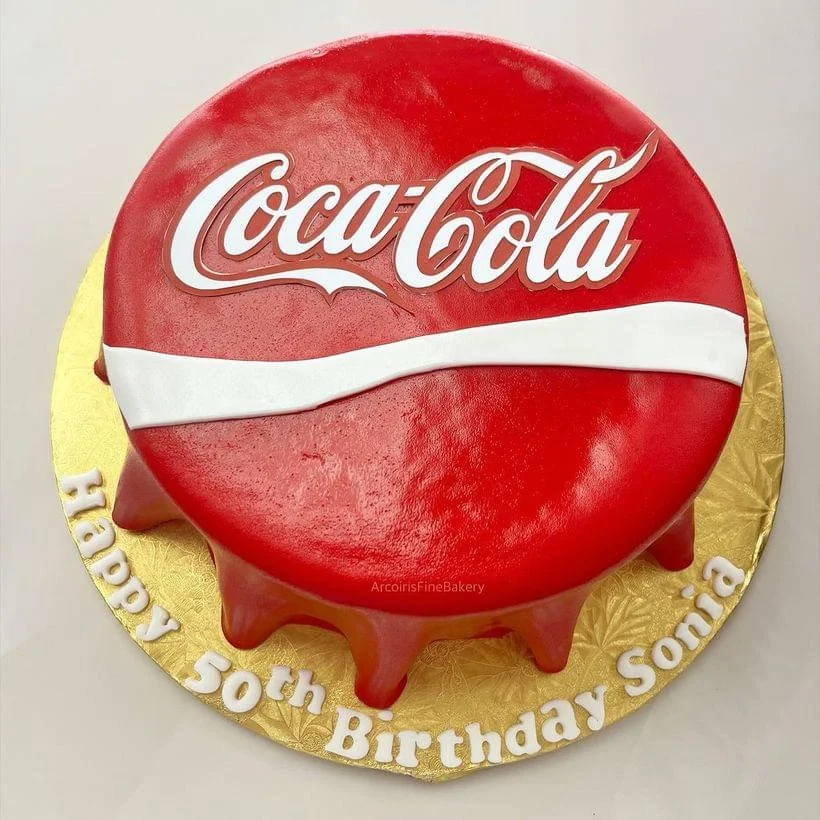 Birthday cake by Arcoiris Fine Bakery