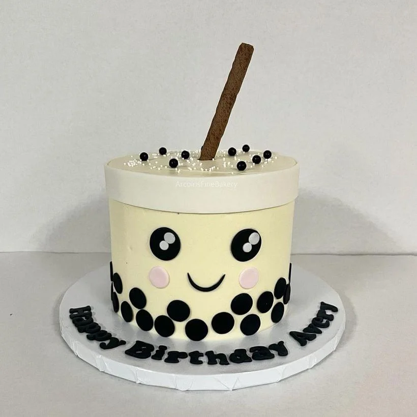 Birthday cake by Arcoiris Fine Bakery