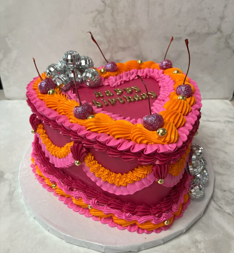 Birthday cake by Arcoiris Fine Bakery