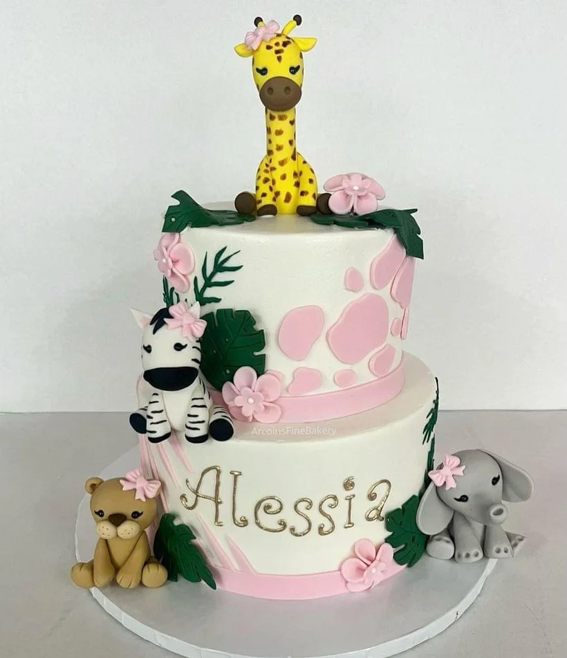 Birthday cake by Arcoiris Fine Bakery