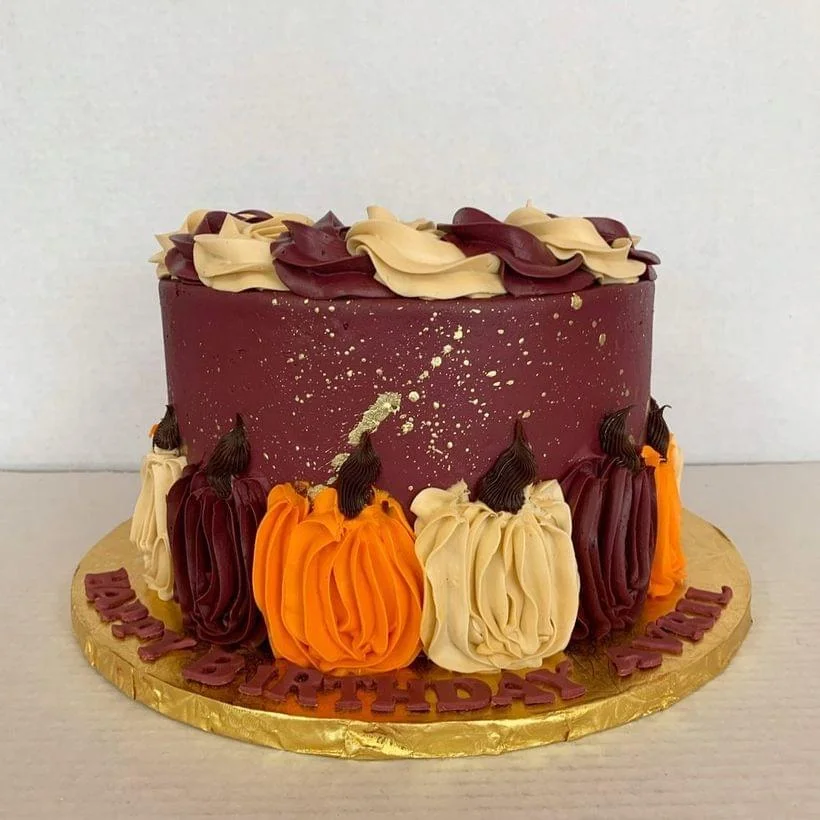 Birthday cake by Arcoiris Fine Bakery