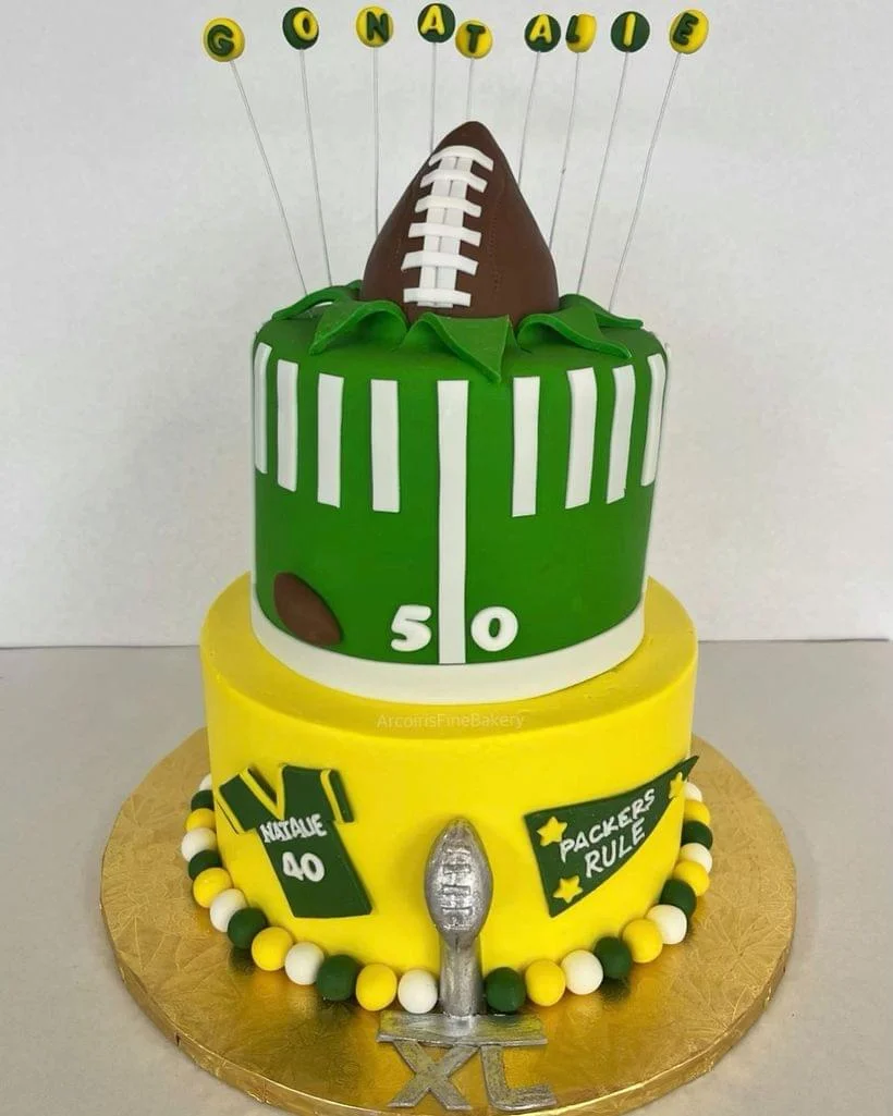 Birthday cake by Arcoiris Fine Bakery