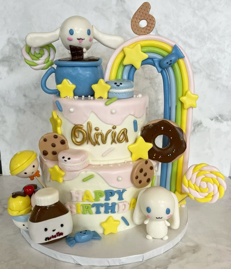 Birthday cake by Arcoiris Fine Bakery