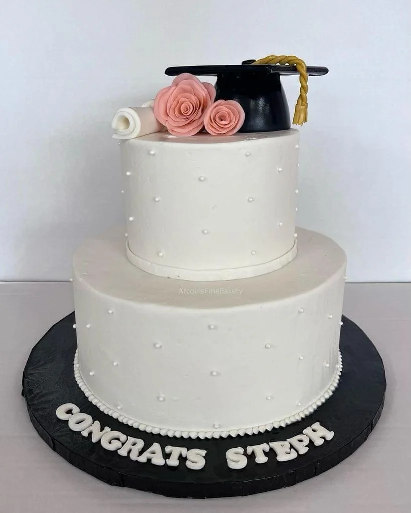Graduation cake by Arcoiris Fine Bakery