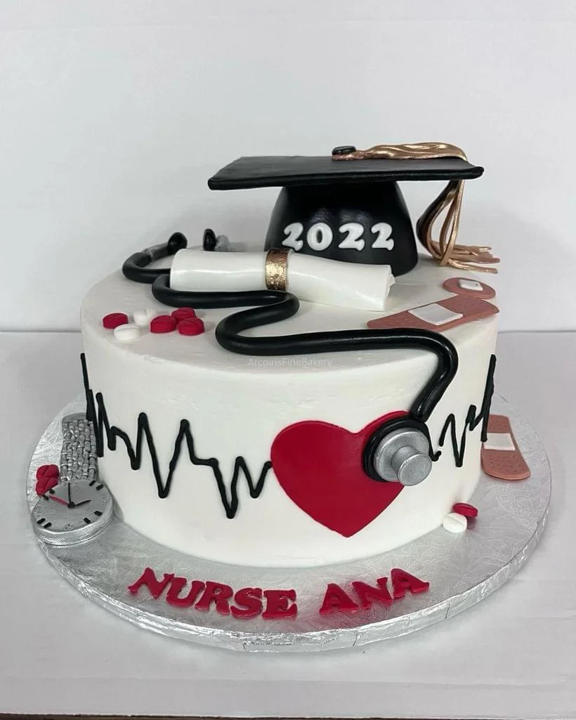 Graduation cake by Arcoiris Fine Bakery