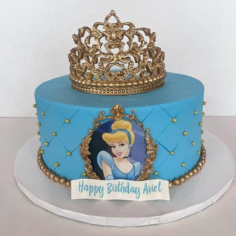 Birthday cake by Arcoiris Fine Bakery