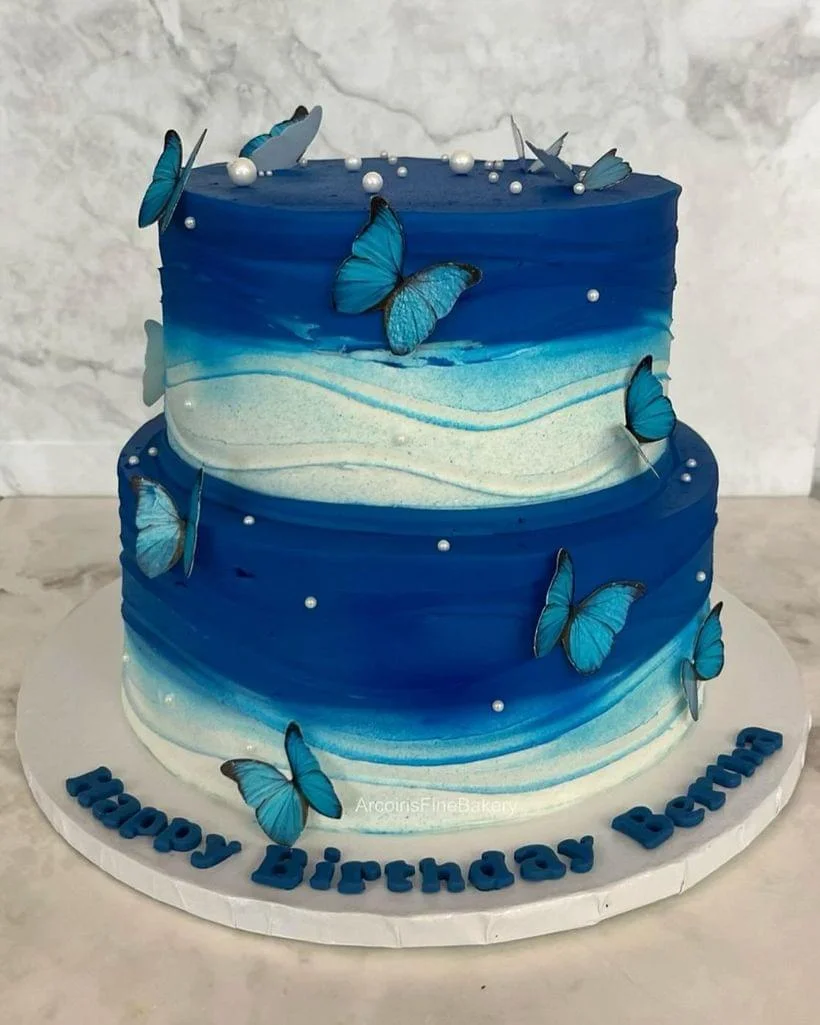 Birthday cake by Arcoiris Fine Bakery