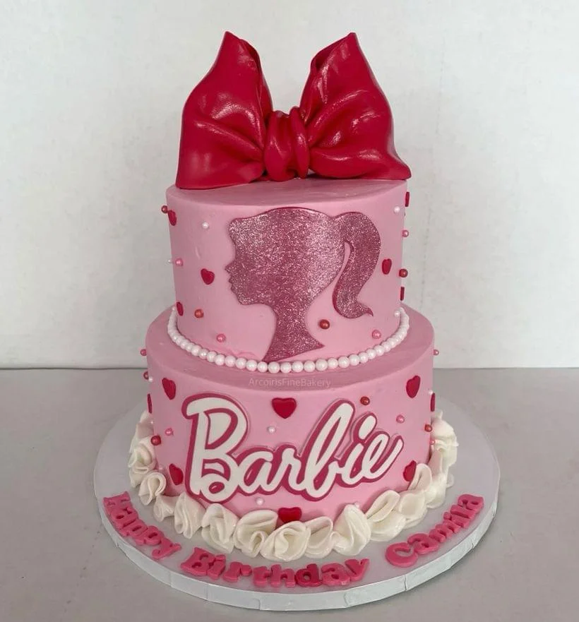 Birthday cake by Arcoiris Fine Bakery