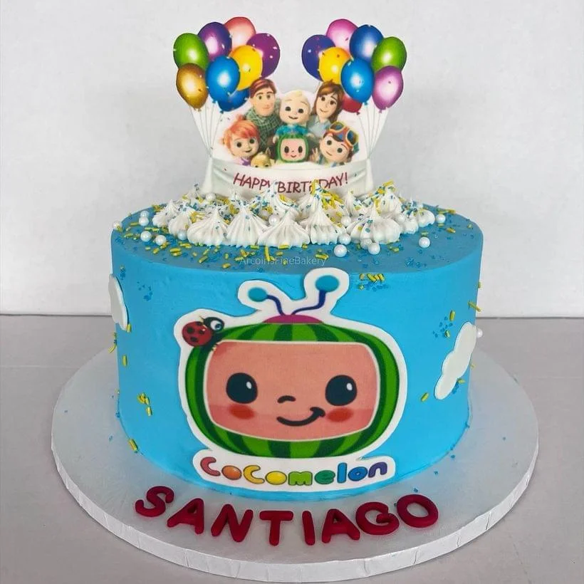 Birthday cake by Arcoiris Fine Bakery