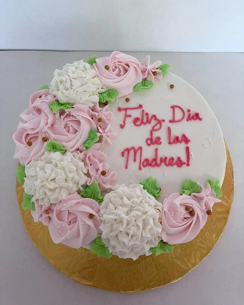 Holiday or special-occasion cake by Arcoiris Fine Bakery