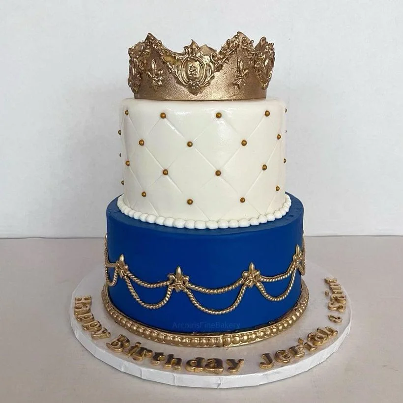 Birthday cake by Arcoiris Fine Bakery