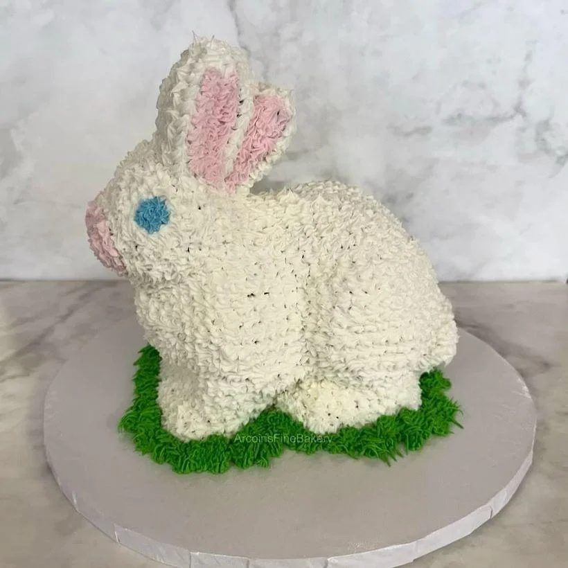 Holiday or special-occasion cake by Arcoiris Fine Bakery