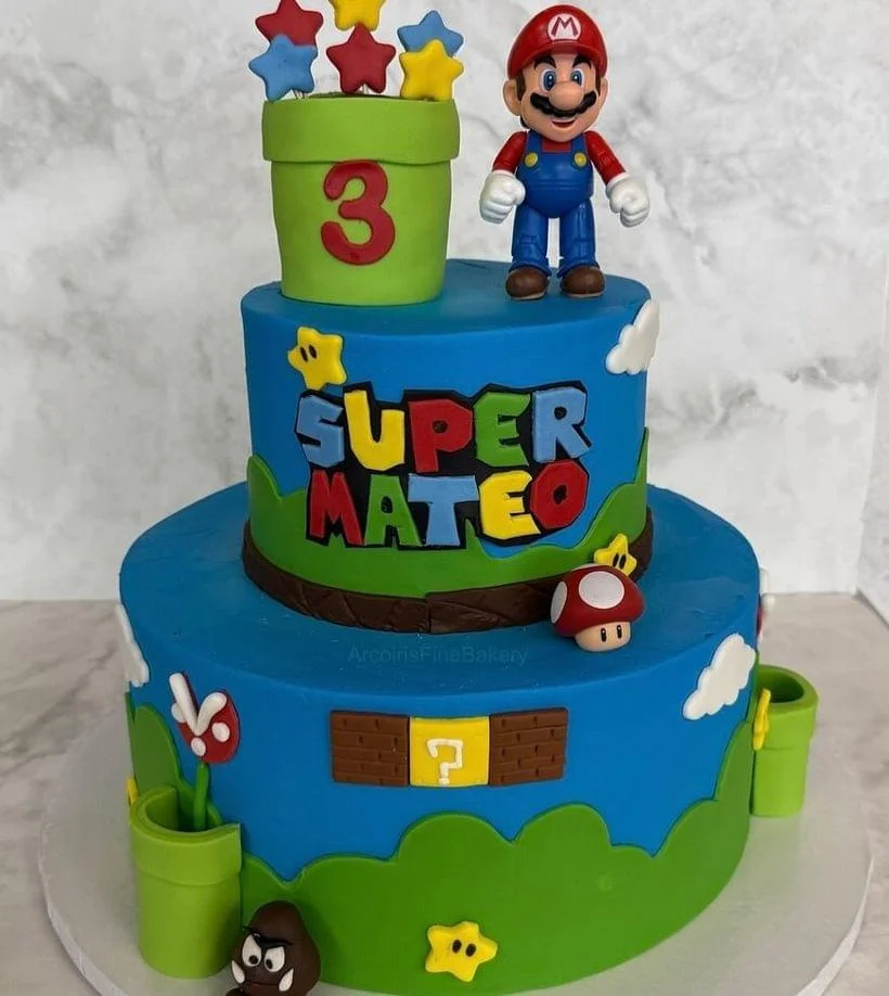 Birthday cake by Arcoiris Fine Bakery