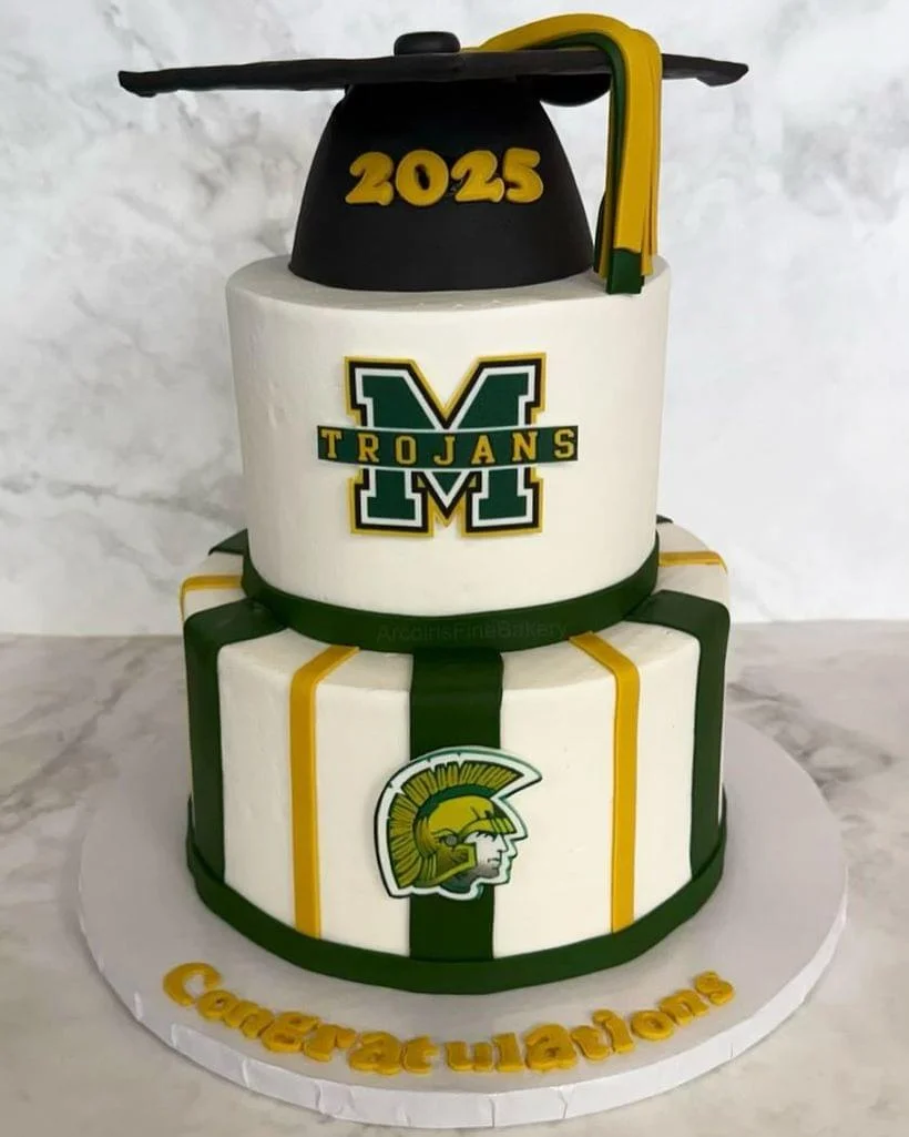 Graduation cake by Arcoiris Fine Bakery