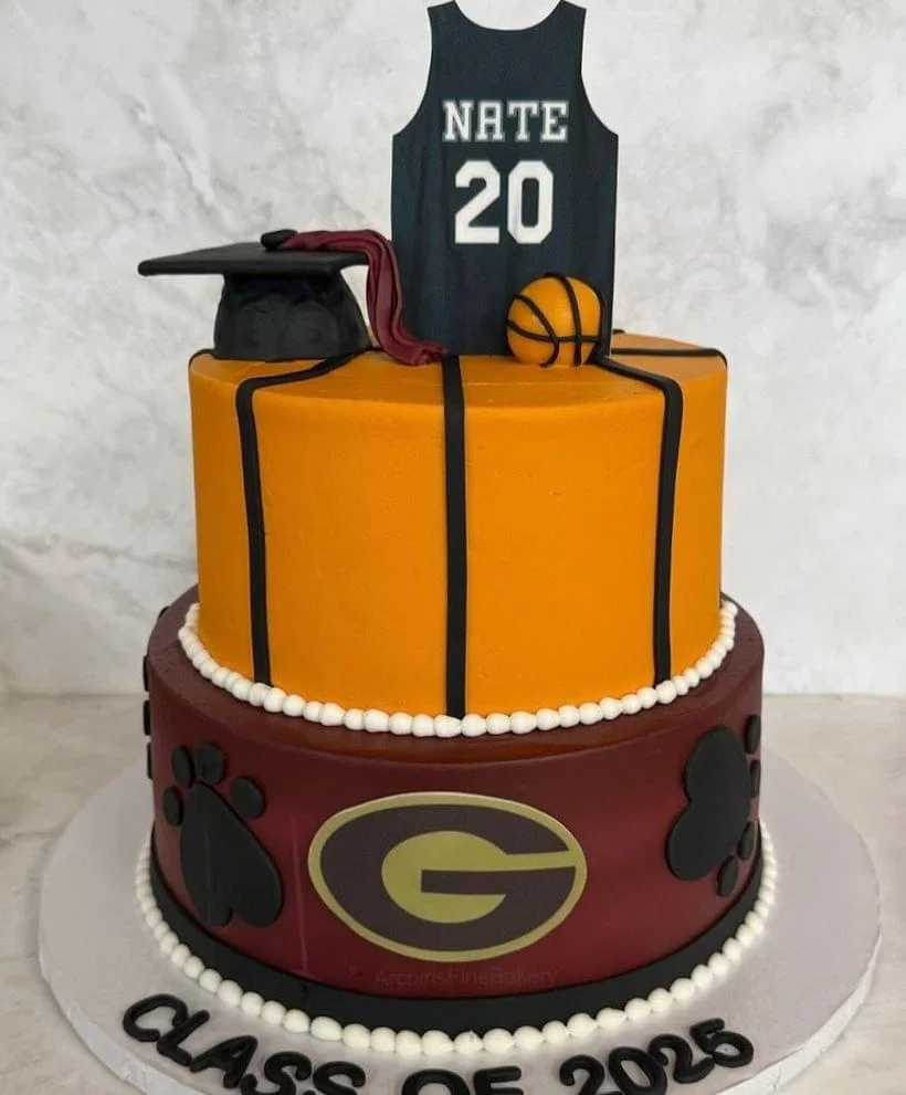 Graduation cake by Arcoiris Fine Bakery