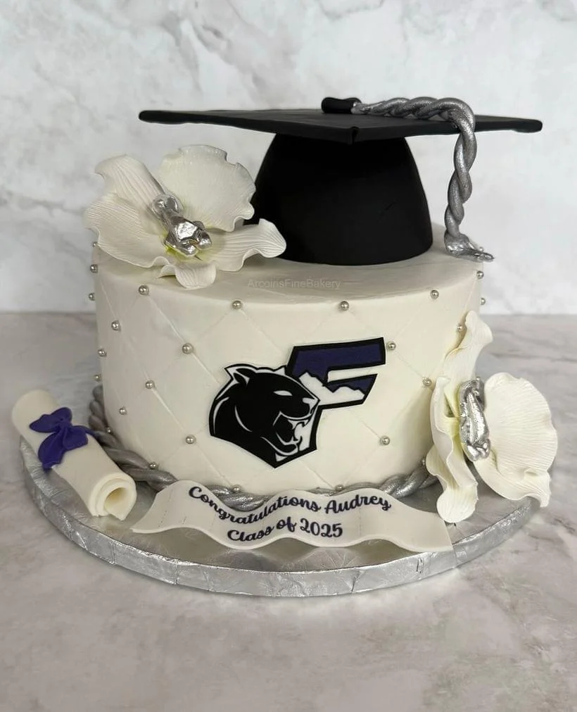 Graduation cake by Arcoiris Fine Bakery