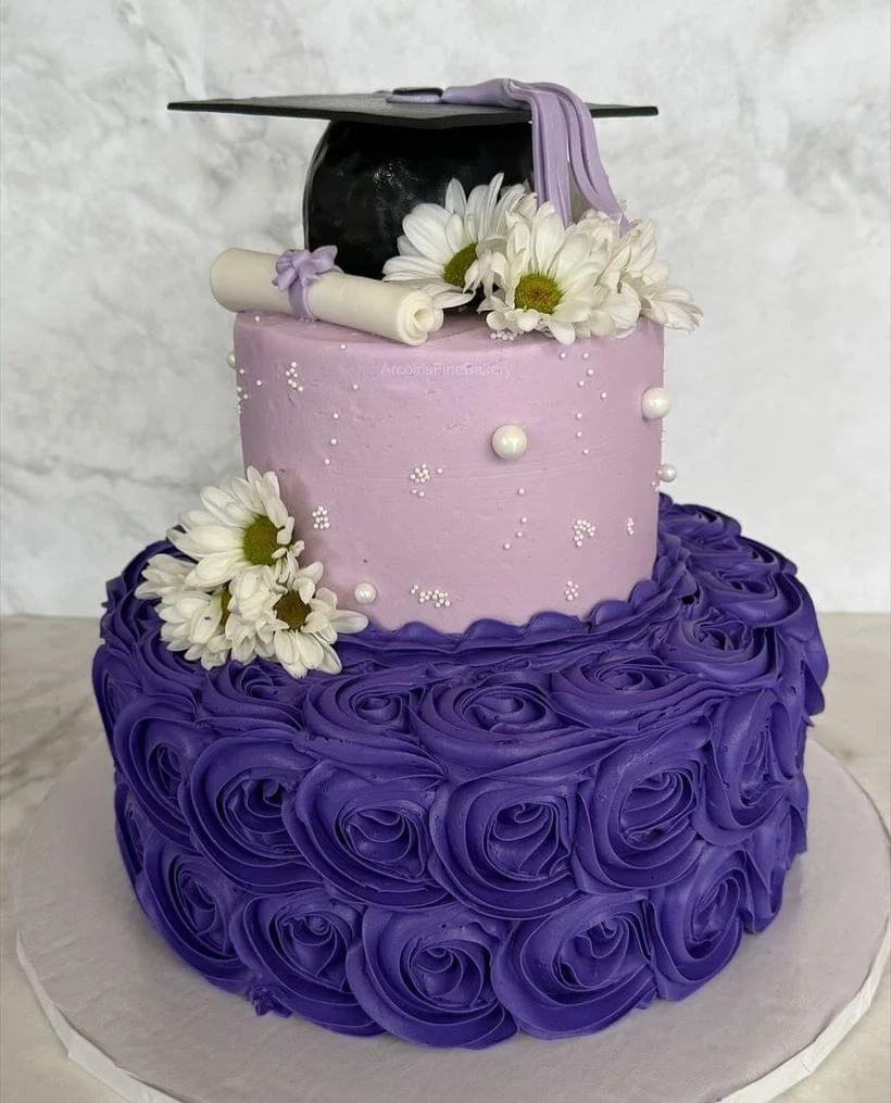 Graduation cake by Arcoiris Fine Bakery