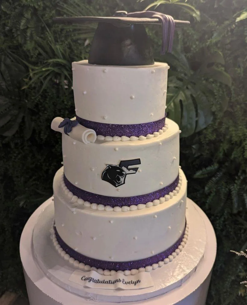 Graduation cake by Arcoiris Fine Bakery