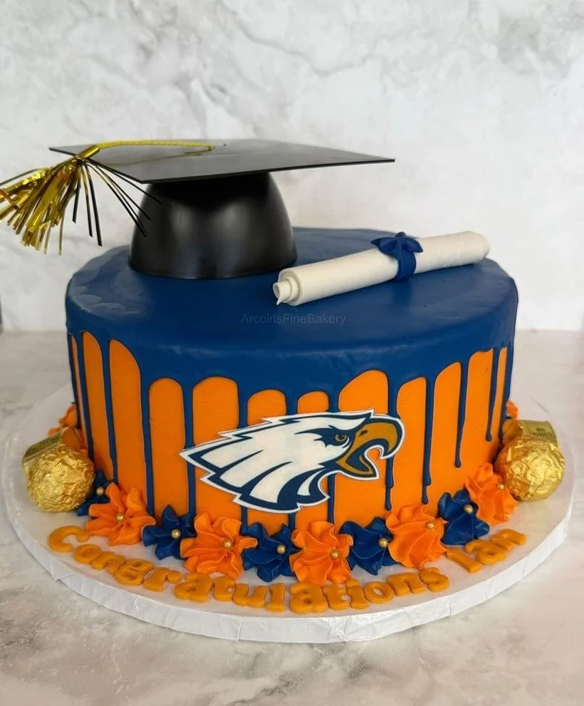 Graduation cake by Arcoiris Fine Bakery