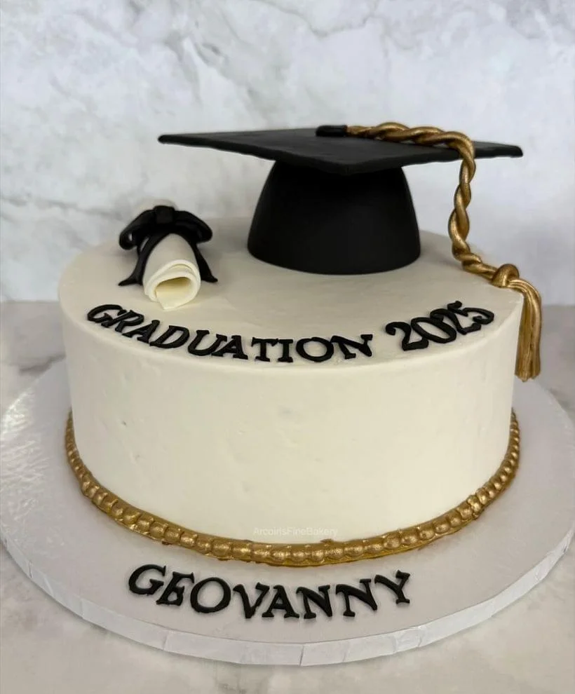 Graduation cake by Arcoiris Fine Bakery