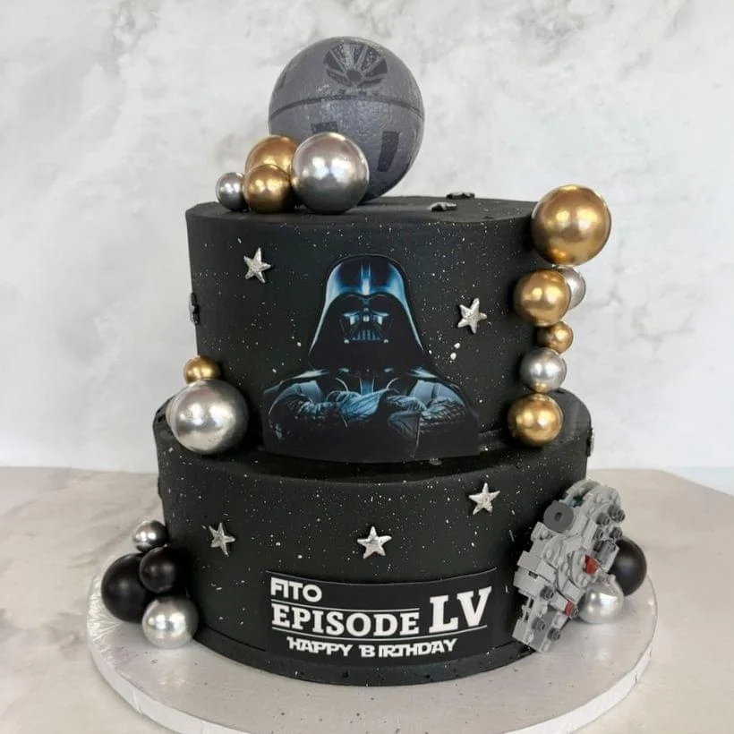 Birthday cake by Arcoiris Fine Bakery