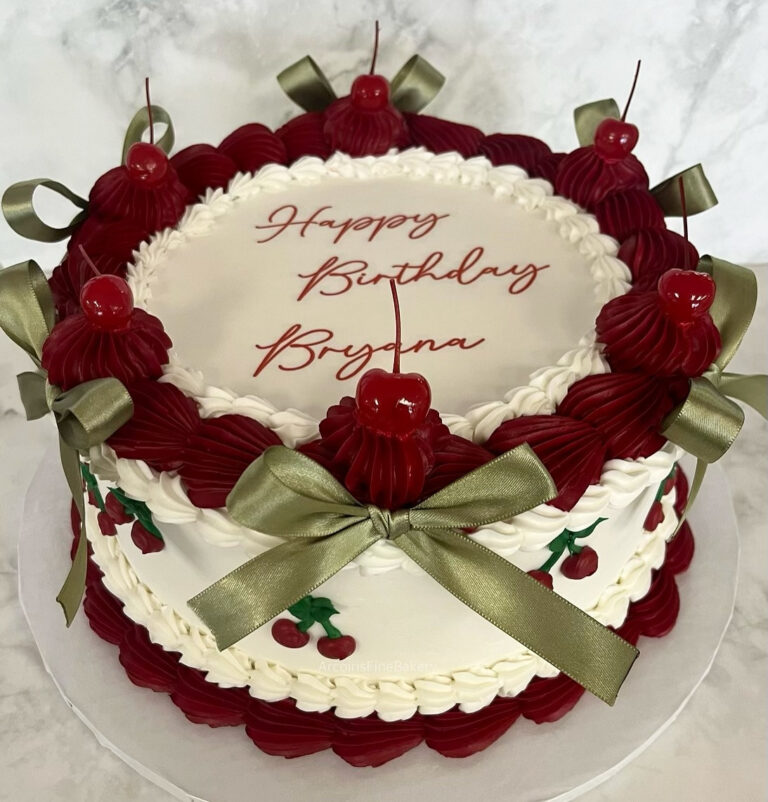 Birthday cake by Arcoiris Fine Bakery