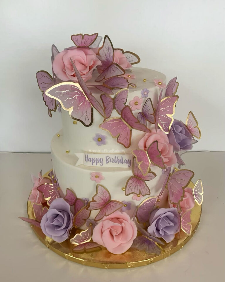 Birthday cake by Arcoiris Fine Bakery