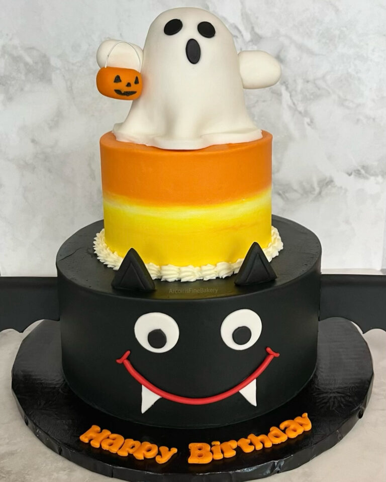 Birthday cake by Arcoiris Fine Bakery