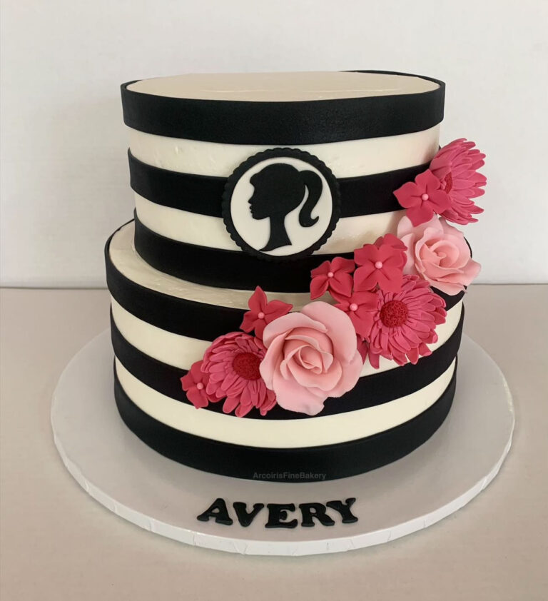 Birthday cake by Arcoiris Fine Bakery
