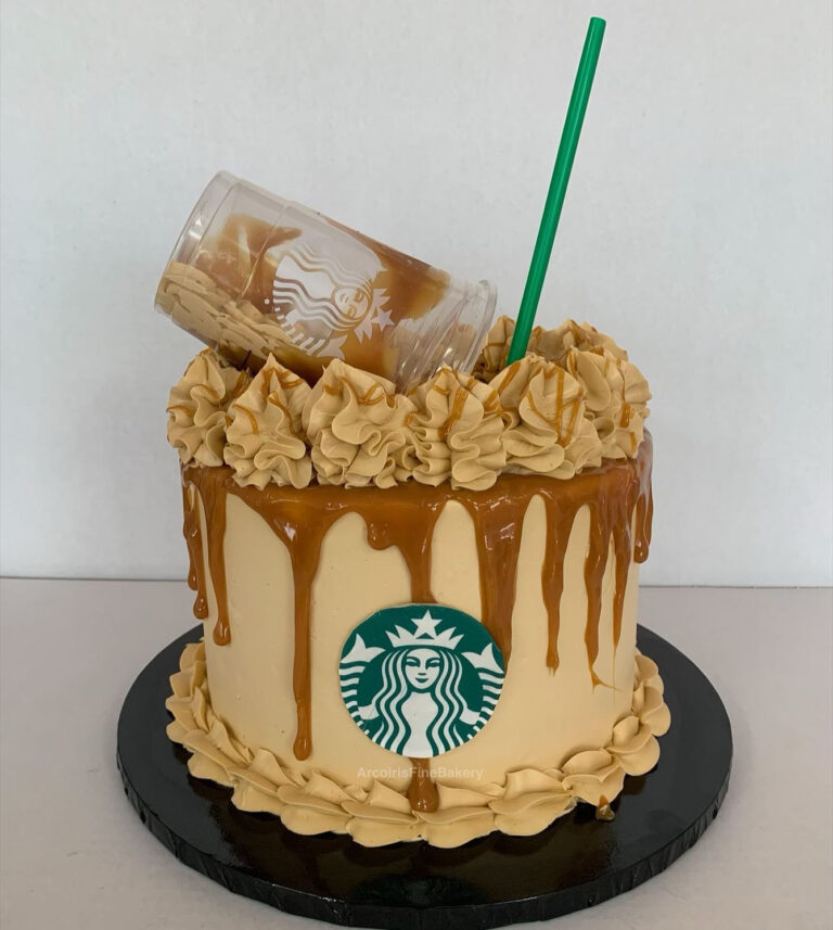 Birthday cake by Arcoiris Fine Bakery