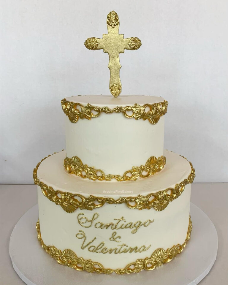Birthday cake by Arcoiris Fine Bakery