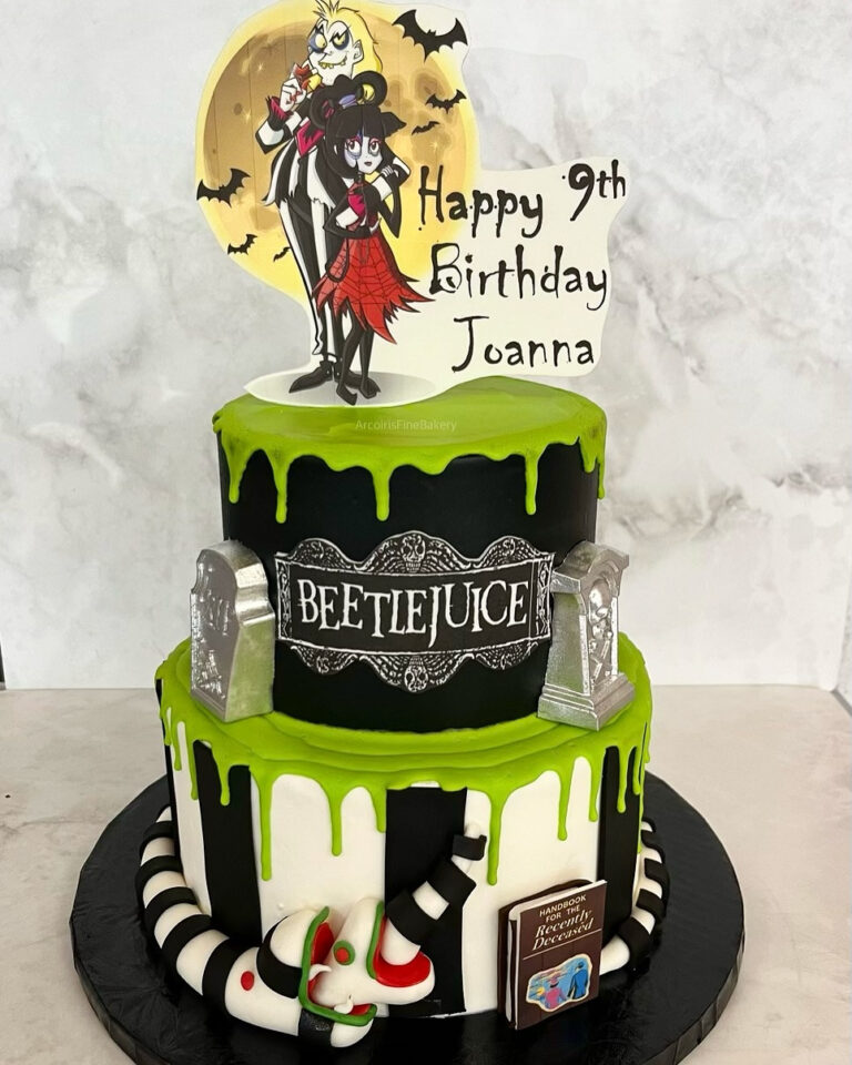 Birthday cake by Arcoiris Fine Bakery